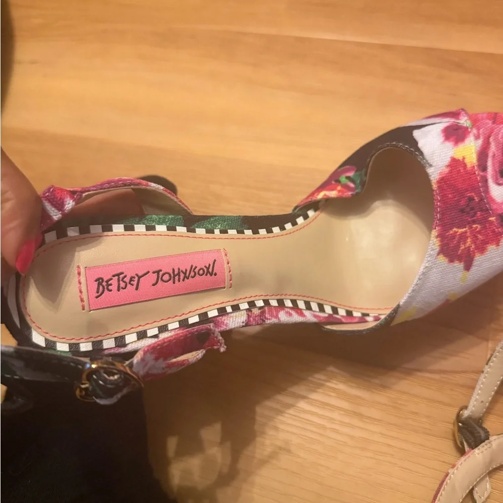 Betsey Johnson Pink Floral Heels - Picture 5 of 7